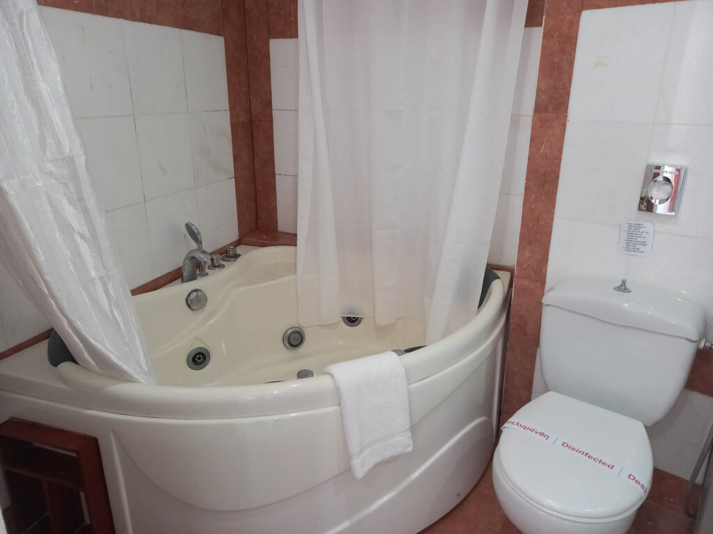 BATHROOM DELUXE ROOM SV-