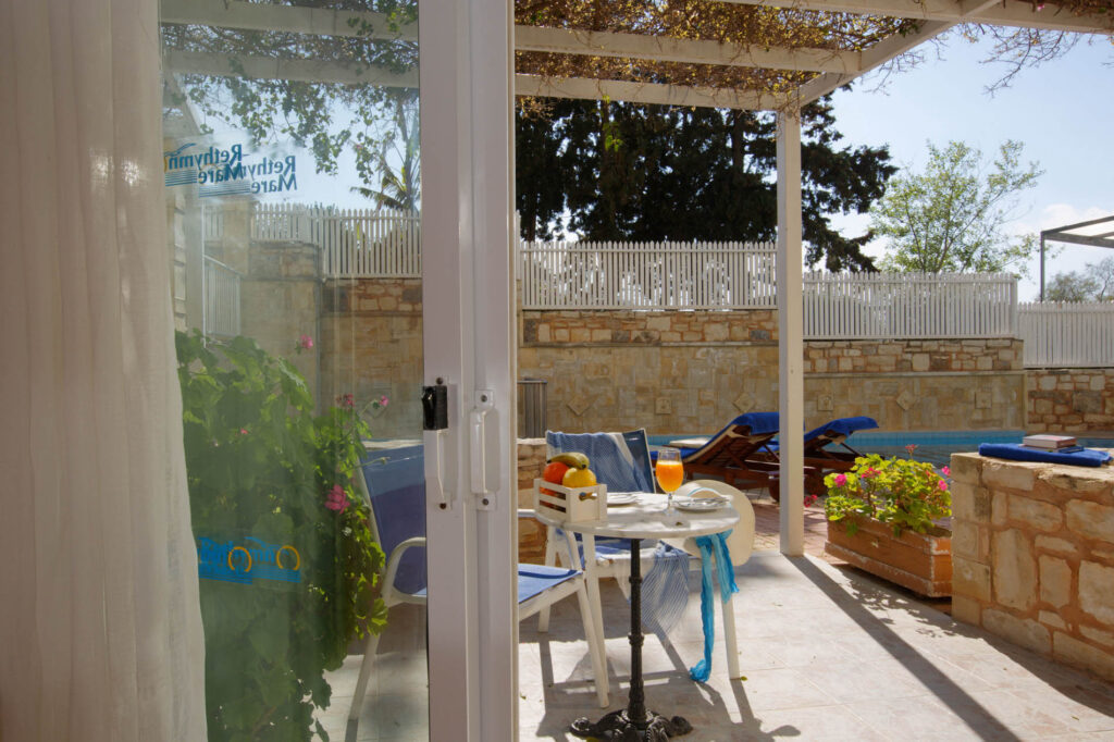 Family Room Sharing Pool Rethymno Mare 3